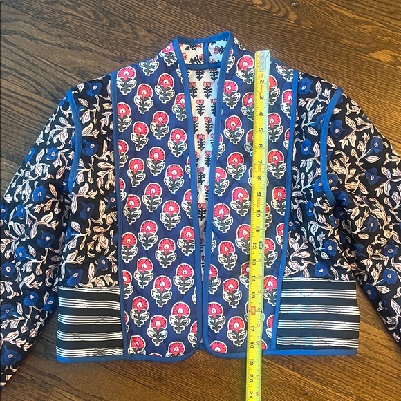 Reversible Quilted Cropped Dainty Floral Jacket - Picture 10 of 15